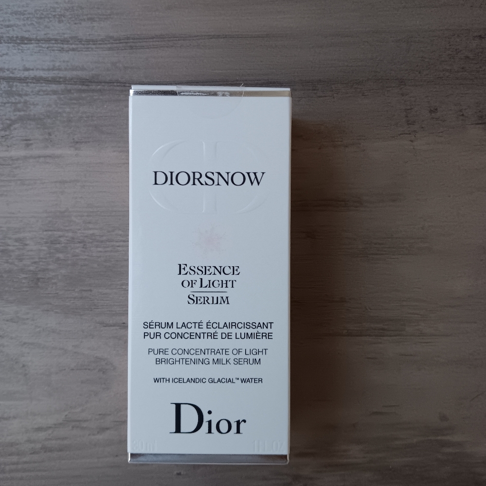 DiorSnow essence of light serum